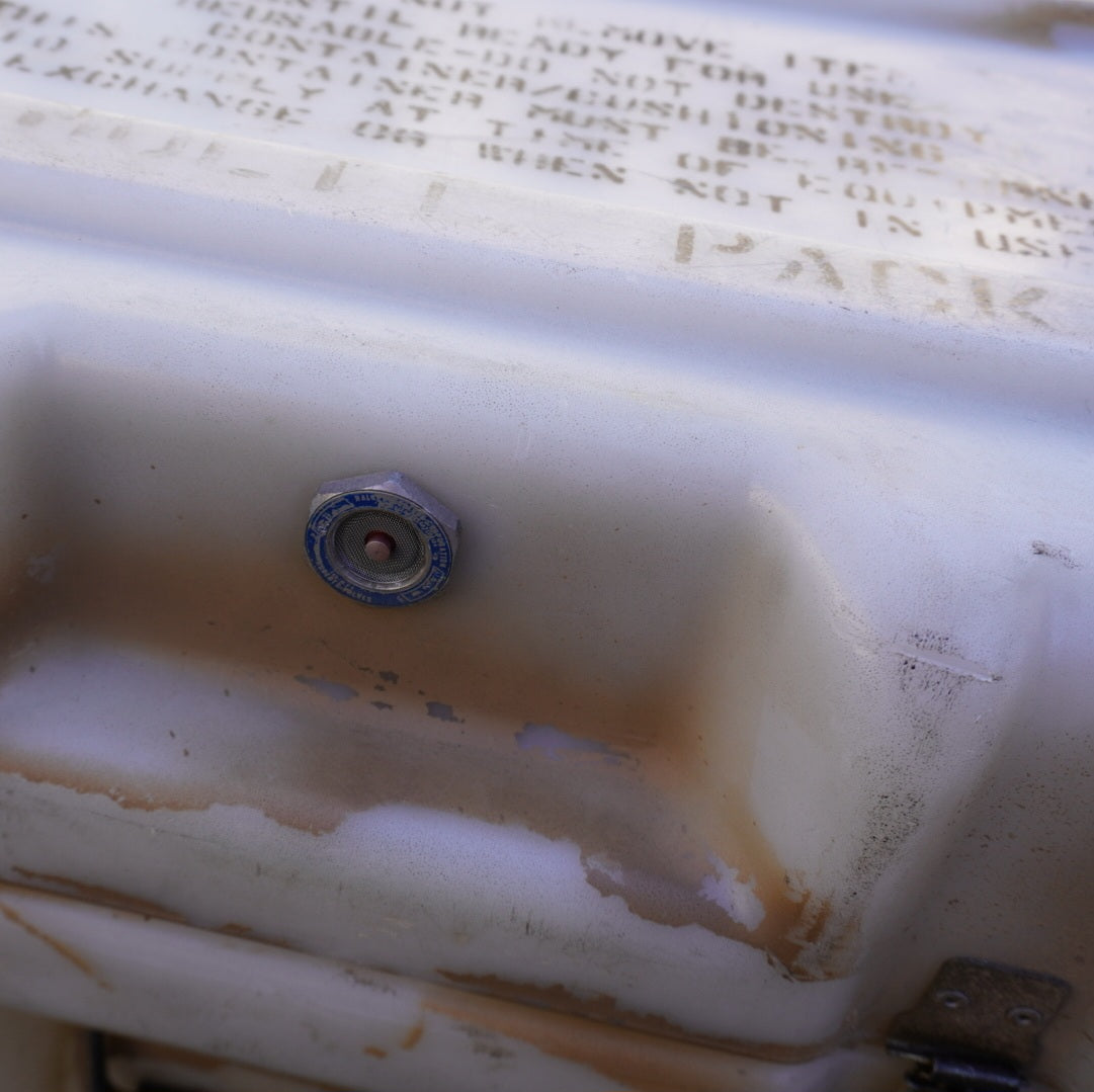 Military Surplus Box WHITE アメリカ海軍放出品
