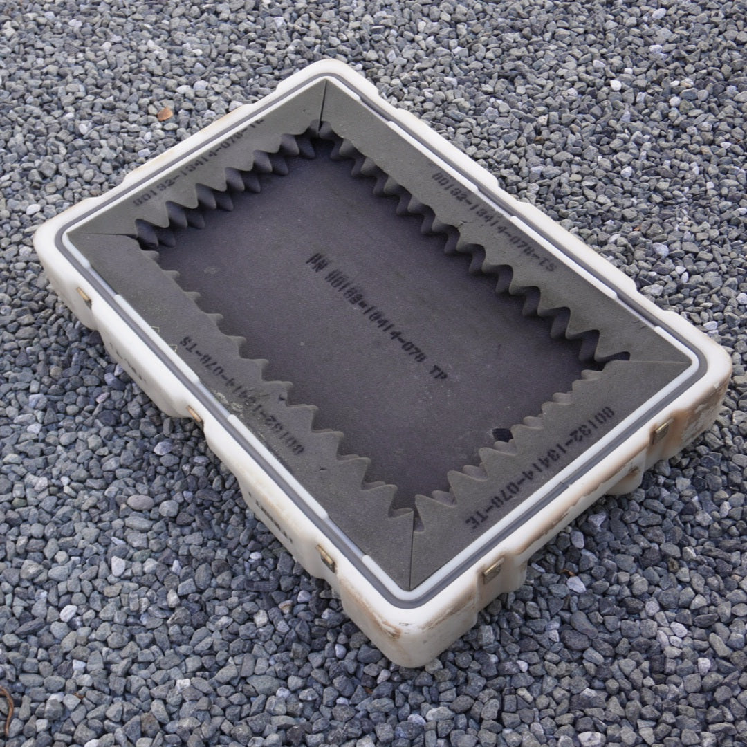 Military Surplus Box WHITE アメリカ海軍放出品