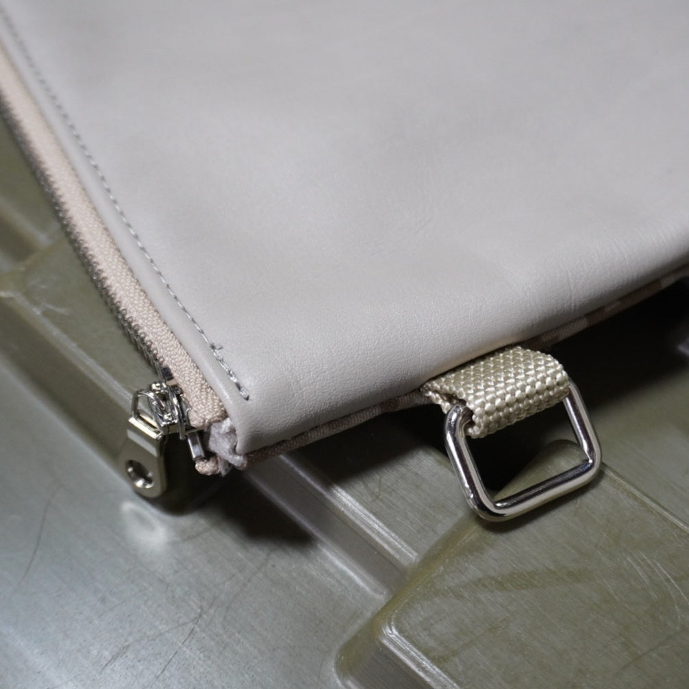 MMM. Mission Clutch Bag AOR1×Beige Cowhide