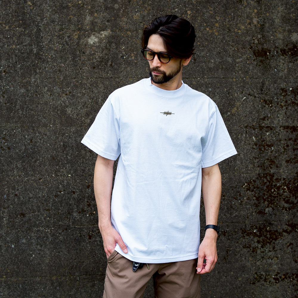 MMM.  7.5oz  MAX HEAVY WEIGHT EMB Tee